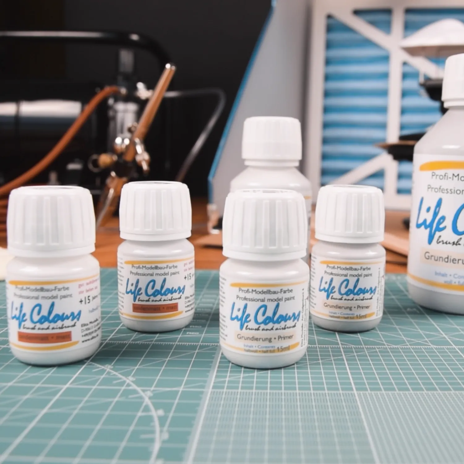 Life Colours Grundierung in verschiedenen Größen.